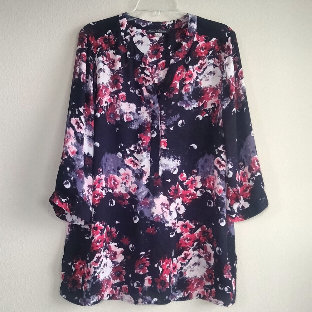 Rose & Olive size 1x flowy button down shirt with floral pattern